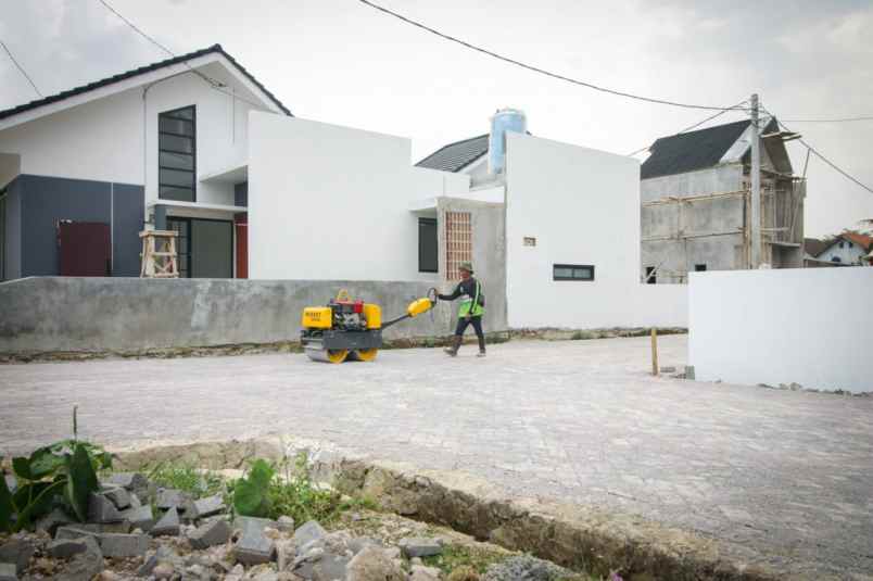 rumah 1 lantai model masa kini di bandung timur