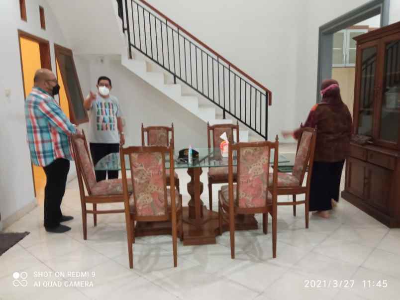 rumah 2 5 lantai strategis di kayu putih jakarta timur