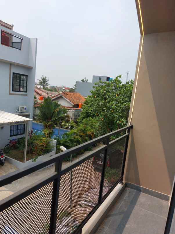 rumah 2 kamar dengan mezanin di cipayung depok