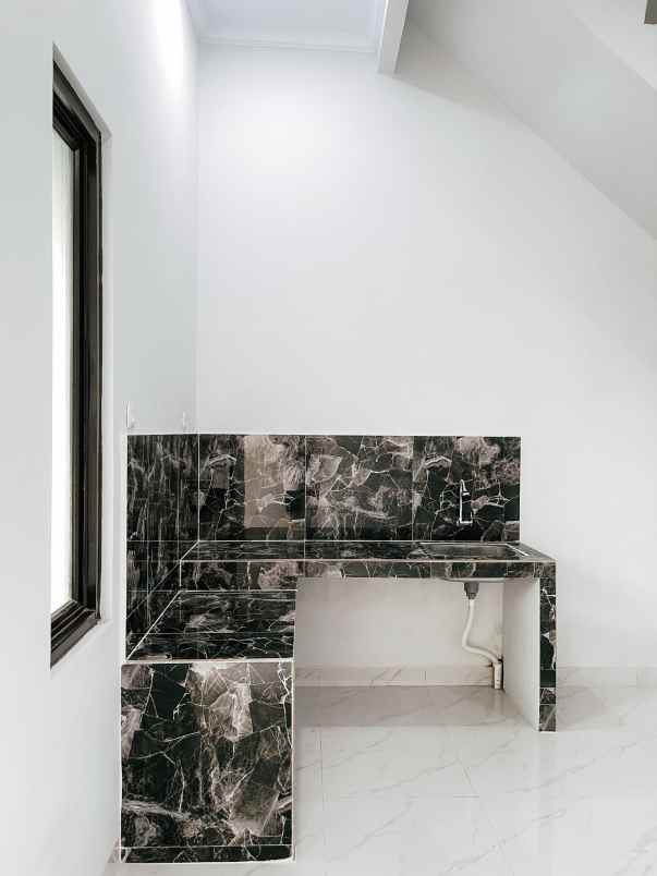 rumah 2 lantai cantik dalam cluster bisa di kpr di pup