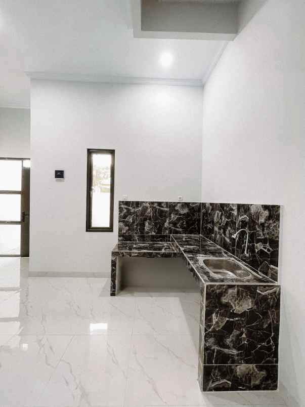 rumah 2 lantai cantik dalam cluster bisa di kpr di pup