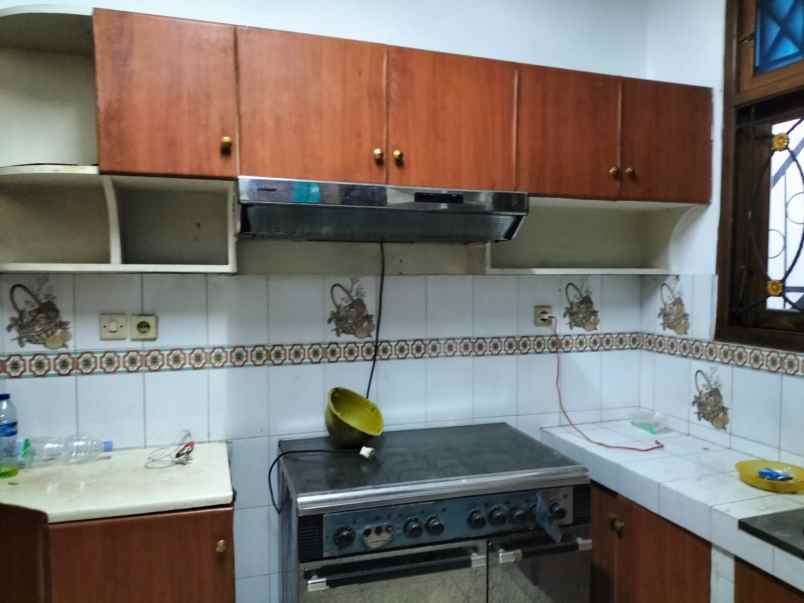 rumah 2 lantai di kemang selatan jakarta selatan