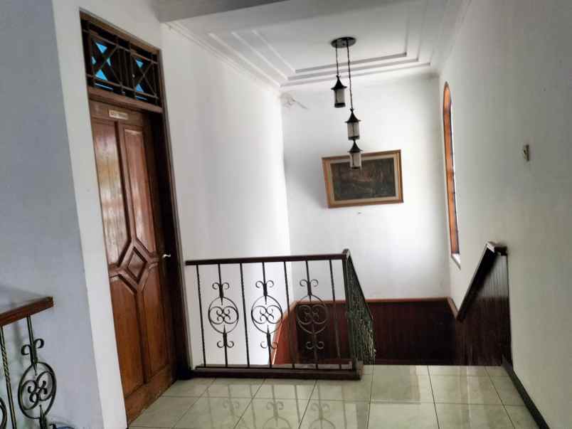 rumah 2 lantai di kemang selatan jakarta selatan