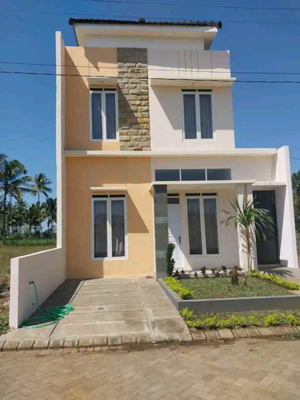 rumah 2 lantai harga terjangkau di malang