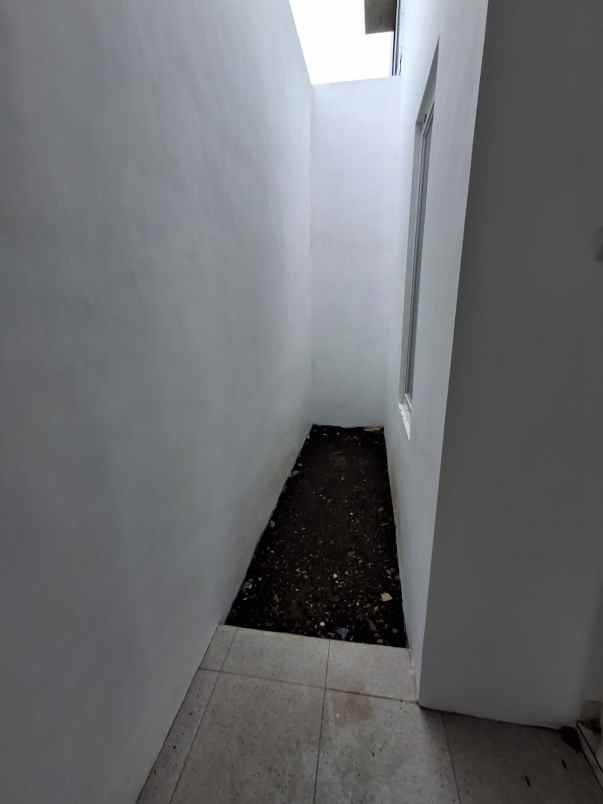 rumah 2 lantai lokasi dekat exit tol sawojajar
