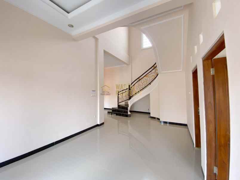 rumah 2 lantai siap huni di banguntapan bantul