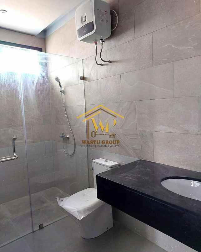 rumah 2 lantai siap huni di mlati sleman