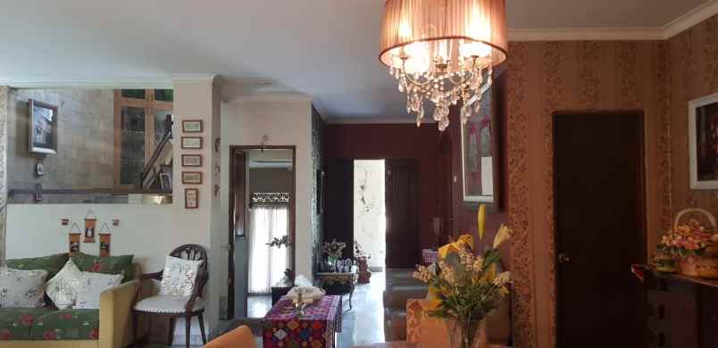 rumah bali view cirendeu