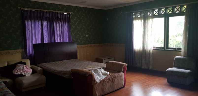 rumah bali view cirendeu