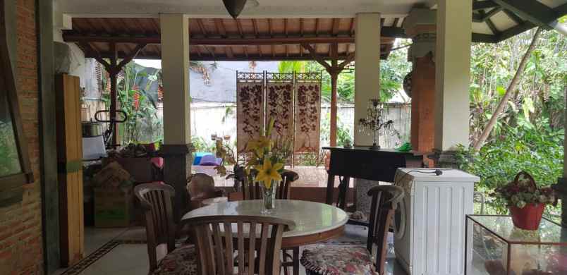 rumah bali view cirendeu