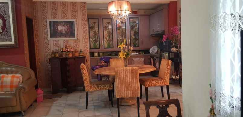 rumah bali view cirendeu