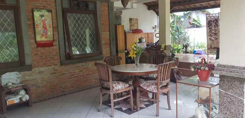 rumah bali view cirendeu