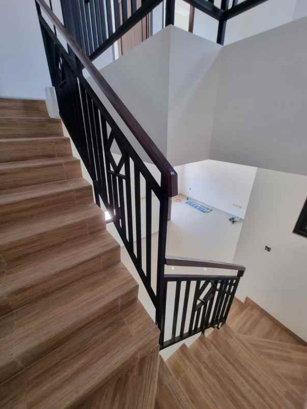 rumah baru cinere depok dekat mrt lebak bulus