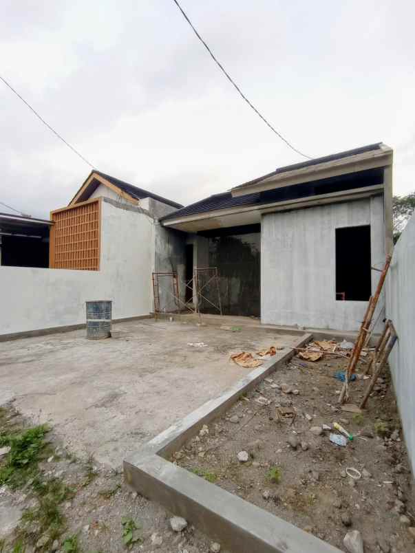 rumah baru dekat ngebo timur gentan kaliurang km 10