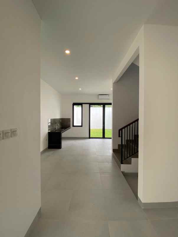 rumah baru design modern di pondok cabe tangsel