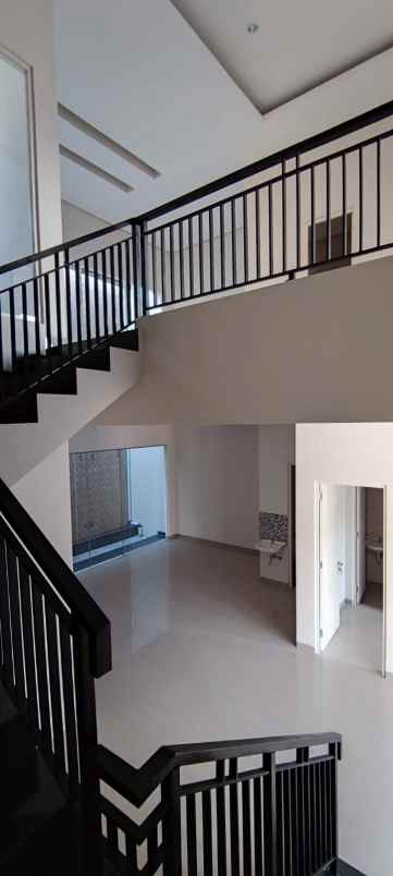 rumah baru di manyar jaya dekat nginden kertajaya merr