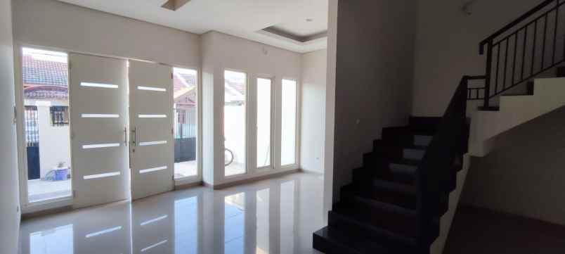 rumah baru di manyar jaya dekat nginden kertajaya merr