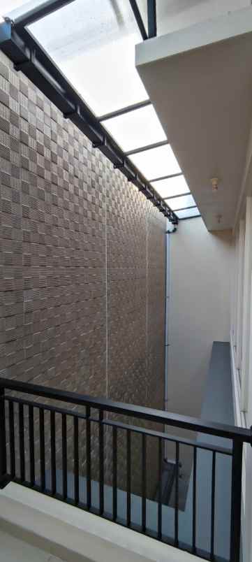 rumah baru di manyar jaya dekat nginden kertajaya merr