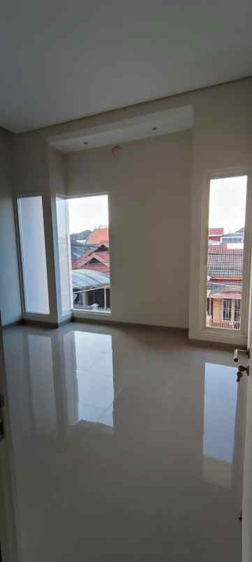 rumah baru di manyar jaya dekat nginden kertajaya merr