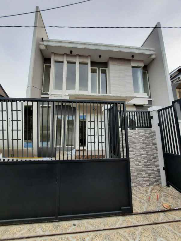 rumah baru di manyar jaya dekat nginden kertajaya merr