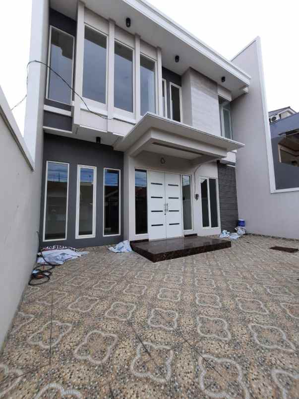 rumah baru di manyar jaya dekat nginden kertajaya merr