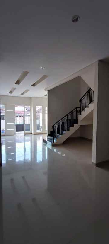 rumah baru di manyar jaya dekat nginden kertajaya merr