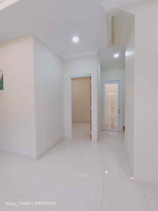 rumah baru disain modern di larangan ciledug