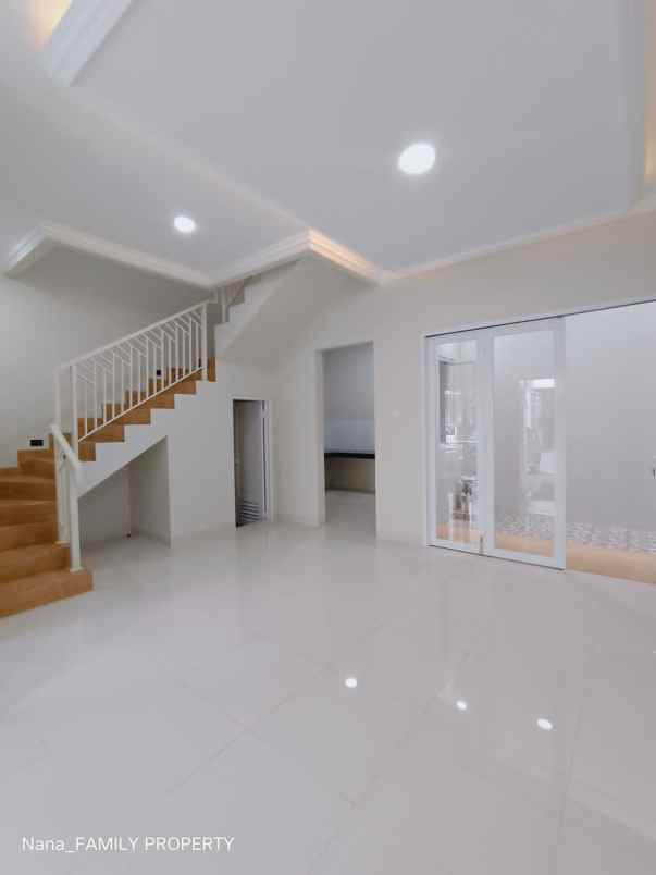 rumah baru disain modern di larangan ciledug