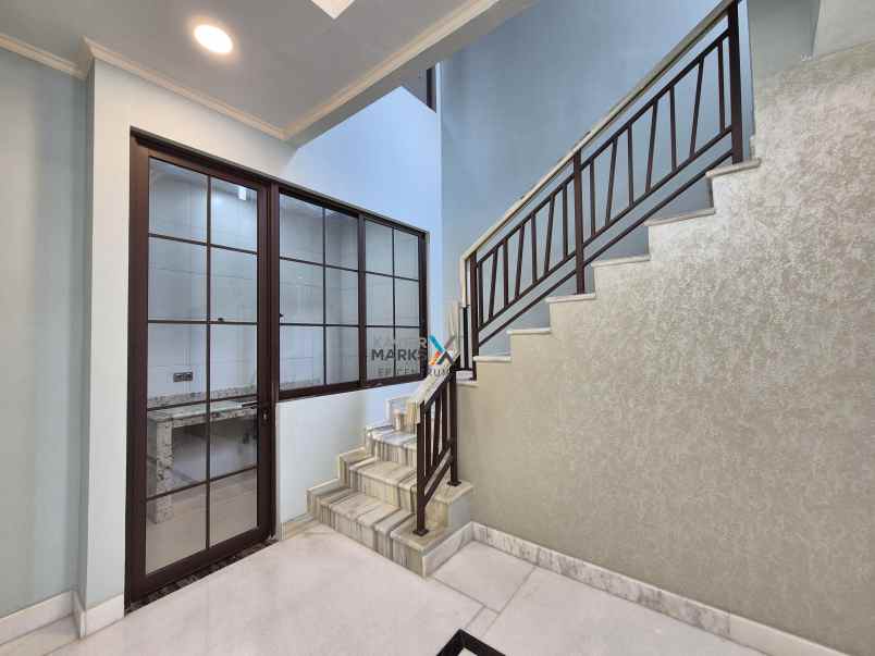 rumah baru full marmer di puri galaxy araya surabaya