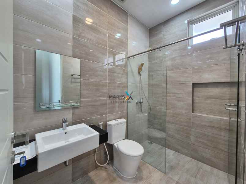 rumah baru full marmer di puri galaxy araya surabaya