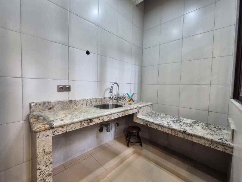 rumah baru full marmer di puri galaxy araya surabaya