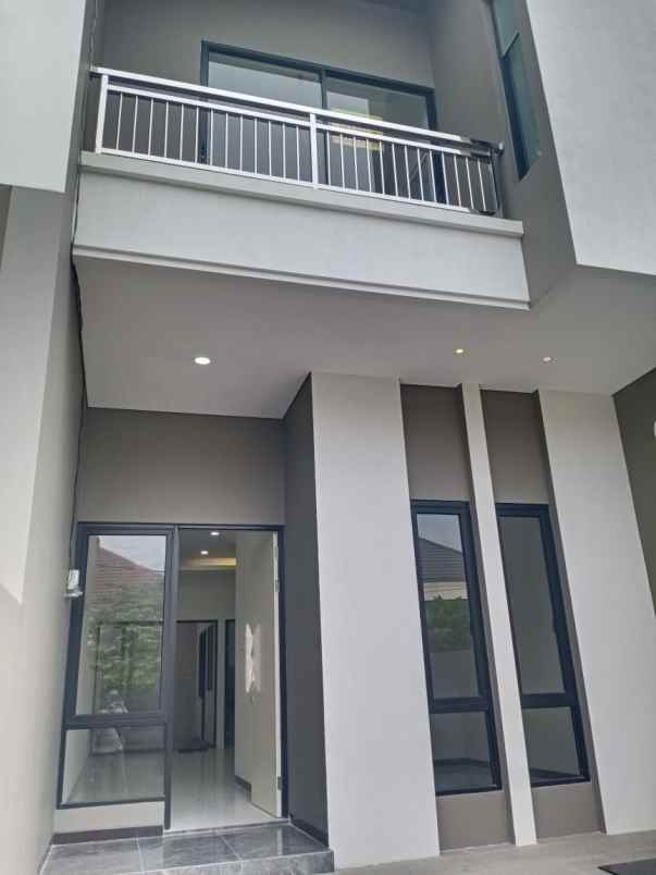 rumah baru lokasi strategis dekat unair