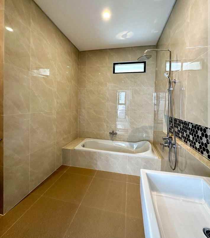 rumah baru selesai renovasi bintaro