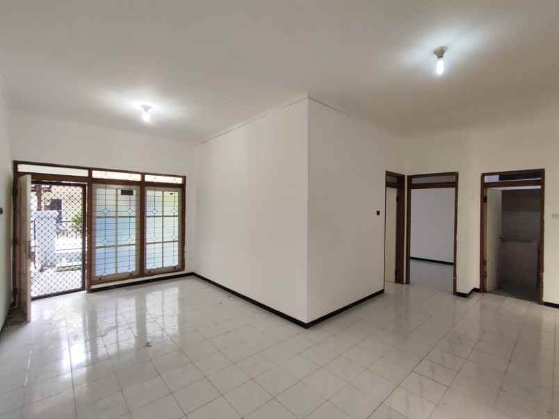 rumah baruk utara xiii 11 dekat superindo merr