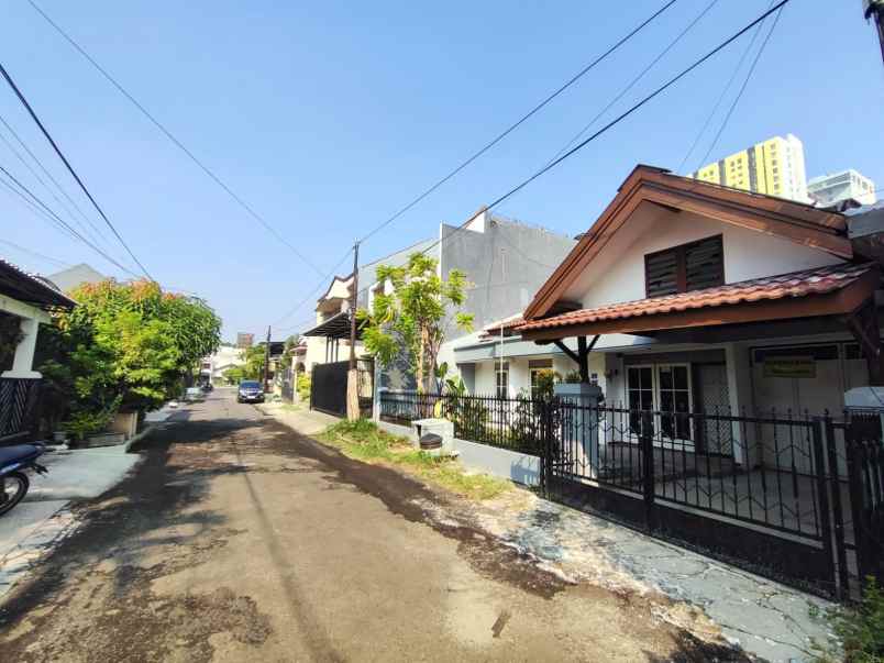 rumah baruk utara xiii 11 dekat superindo merr