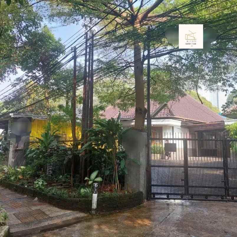 rumah belanda terawat di dago bandung kota