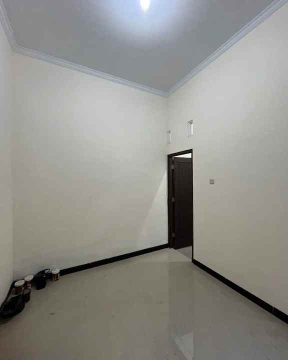 rumah cantik dalam mini cluster di utara maguwoharjo