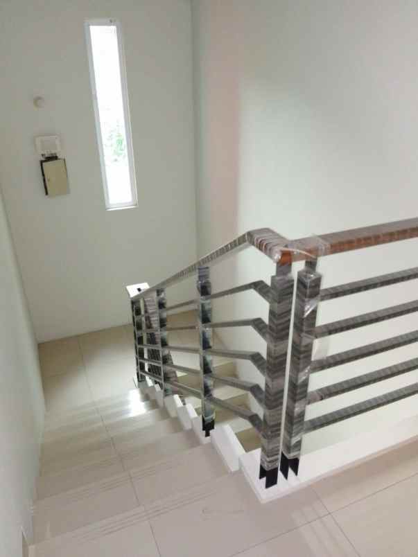 rumah dekat mall di cluster bluebell summarecon bekasi