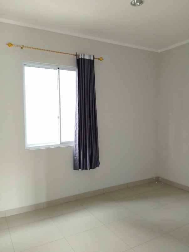 rumah dekat mall di cluster bluebell summarecon bekasi