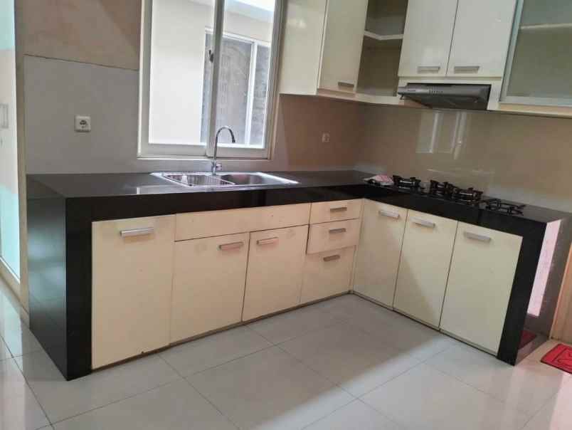 rumah di alam galaxy hadap utara