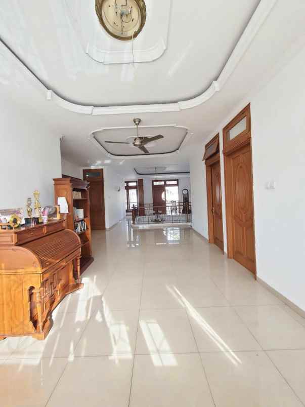 rumah di jalan mandar utama bintaro