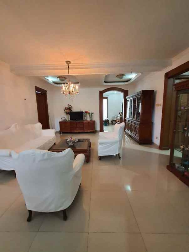 rumah di jalan mandar utama bintaro