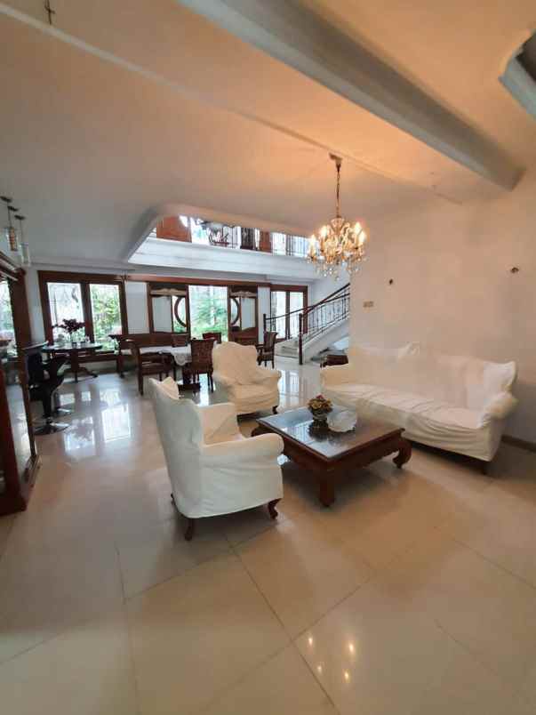 rumah di jalan mandar utama bintaro