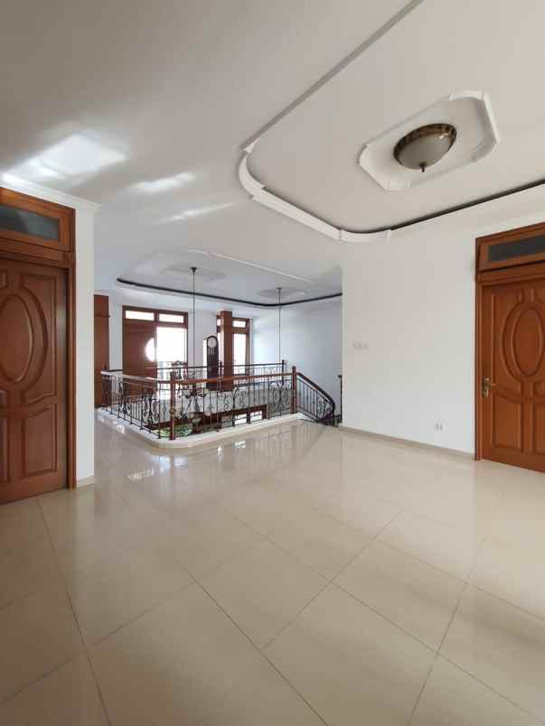 rumah di jalan mandar utama bintaro