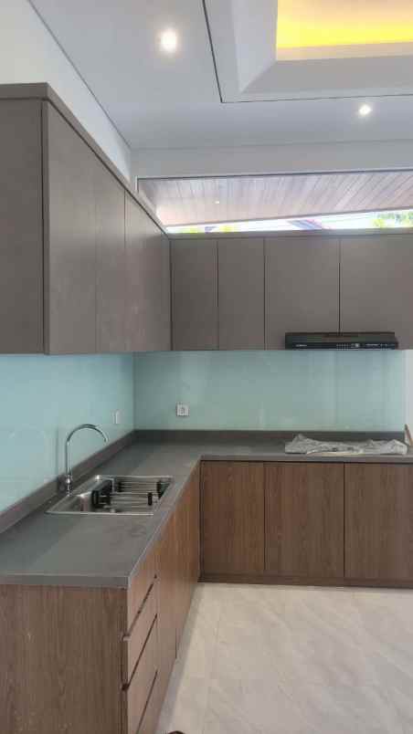 rumah di perum manyar indah new gress bagus