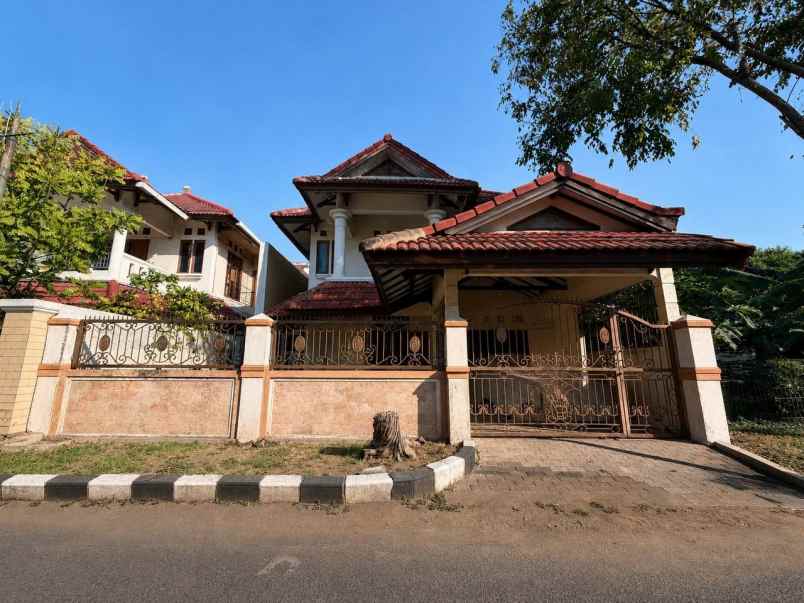 rumah full furnish di pantai mentari hadap timur