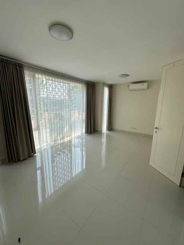 rumah grand pakuwon cluster canberra furnished
