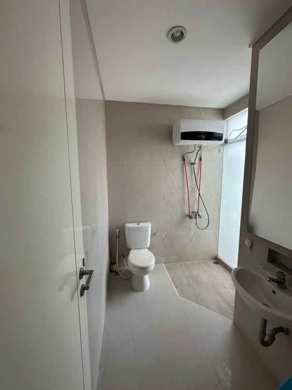 rumah grand pakuwon cluster canberra furnished