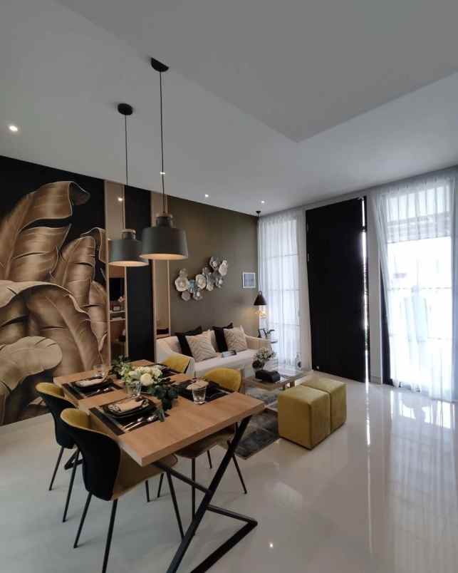 rumah greenlake citraland surabaya