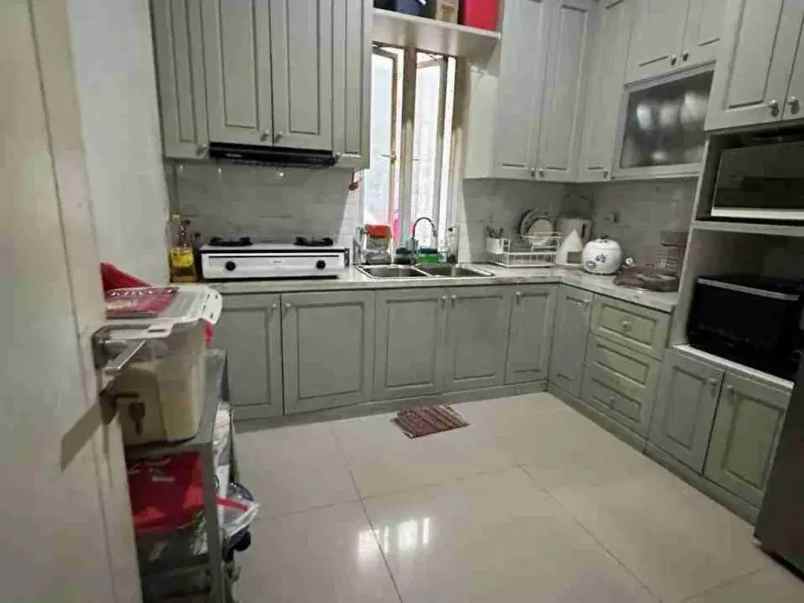 rumah hook mewah dalam cluster billymoon pondok kelapa